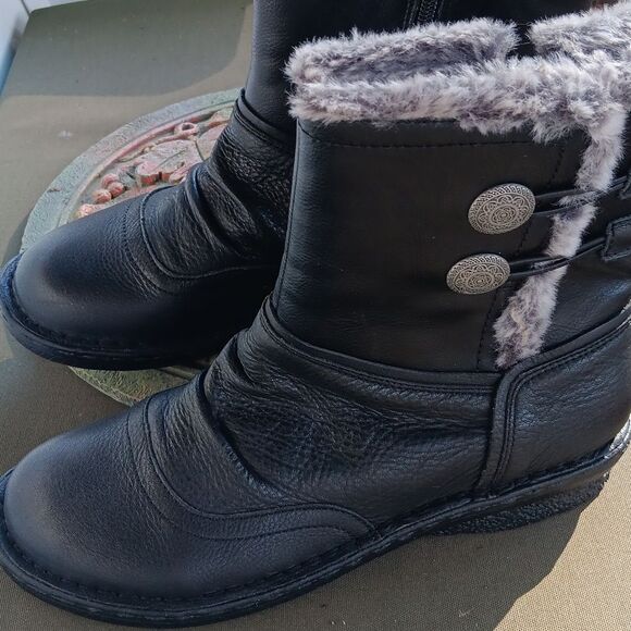 Tara M. Lightweight Flexible Boot. - Picture 7 of 12